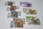 euro-banknotes-small-set